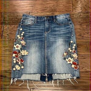 Driftwood Embroidered Floral Skylar Skirt Size 26